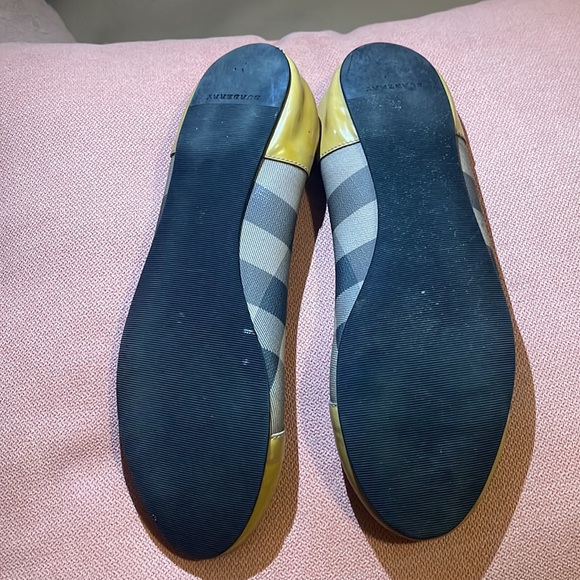 Burberry Plaid Print Ballet Flats run small size like 6 o 6.5 - Picture 8 of 11